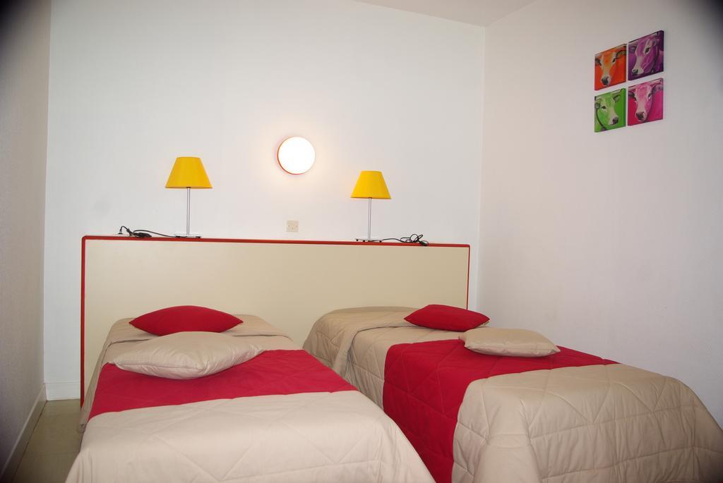 Hotel Vvf Aubrac Chaudes-Aigues Camera foto