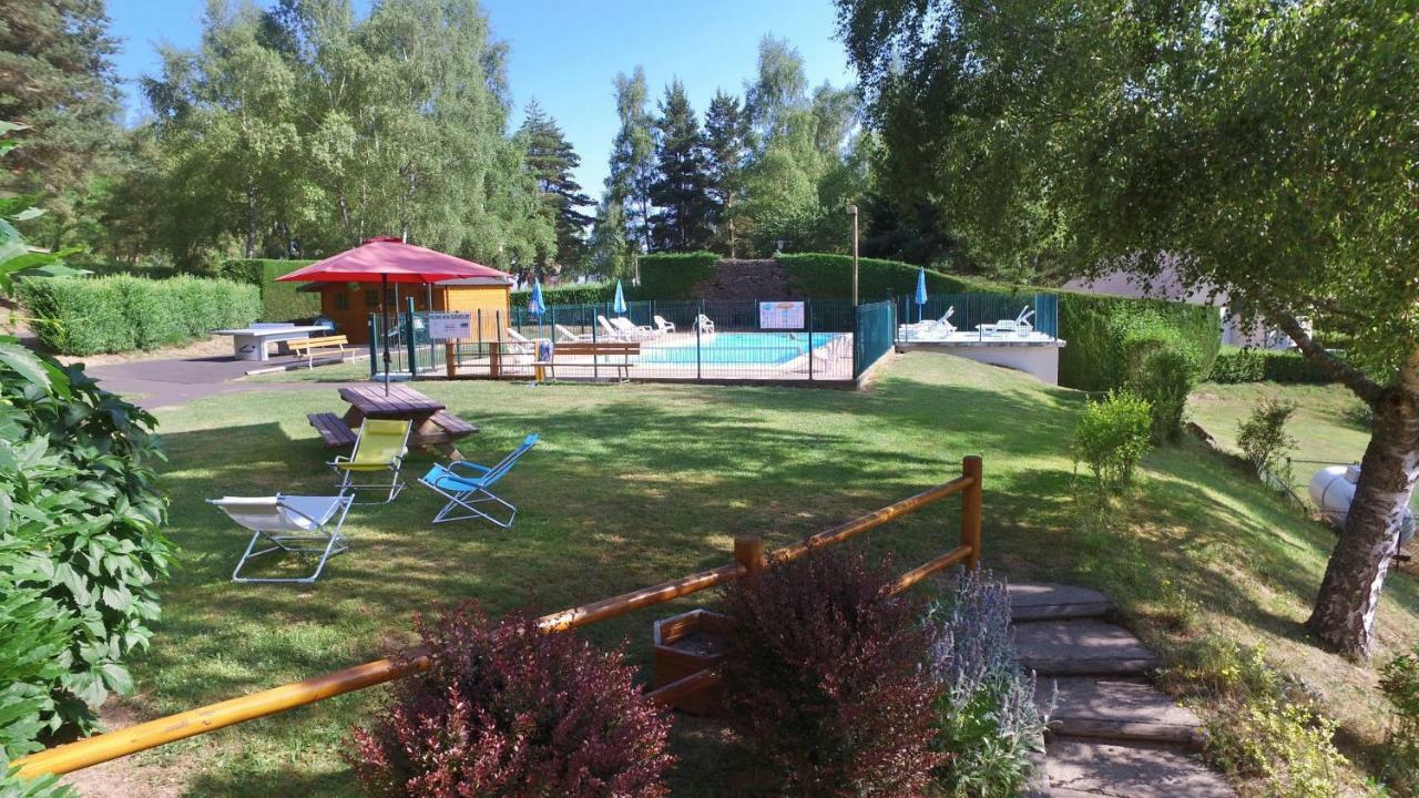 Hotel Vvf Aubrac Chaudes-Aigues Esterno foto