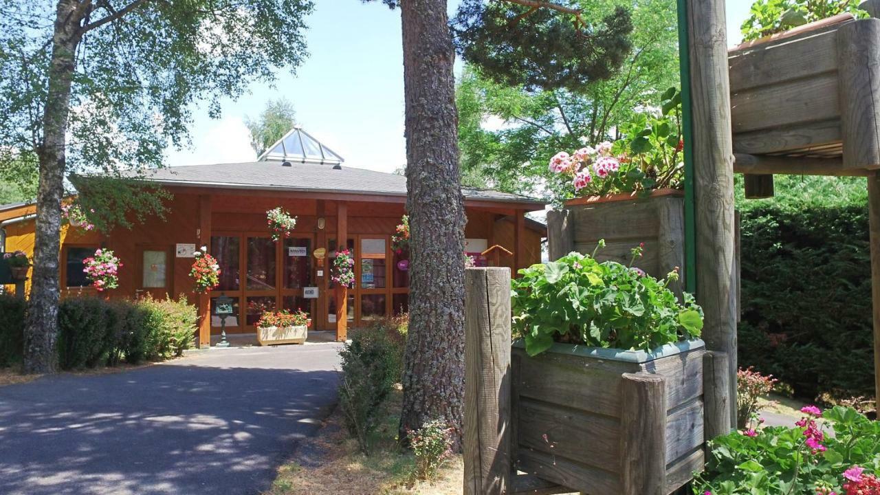 Hotel Vvf Aubrac Chaudes-Aigues Esterno foto