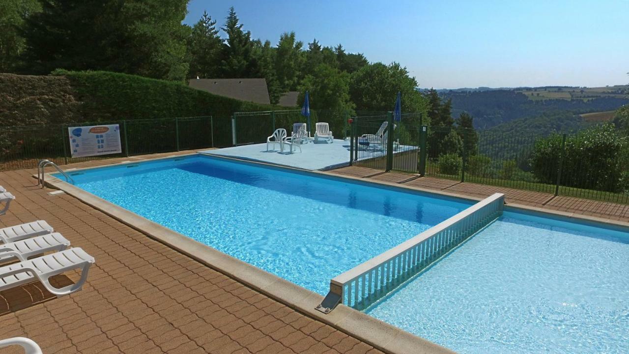 Hotel Vvf Aubrac Chaudes-Aigues Esterno foto