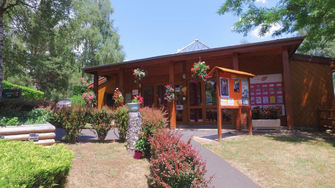 Hotel Vvf Aubrac Chaudes-Aigues Esterno foto